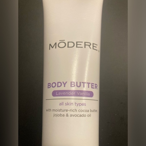 Mōdere body butter In lavender vanilla. Made for all skin types. 4.25 fl oz size - Picture 3 of 5